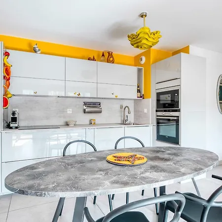 Dolce - Your Ideal Getaway In The Heart Of Apartment